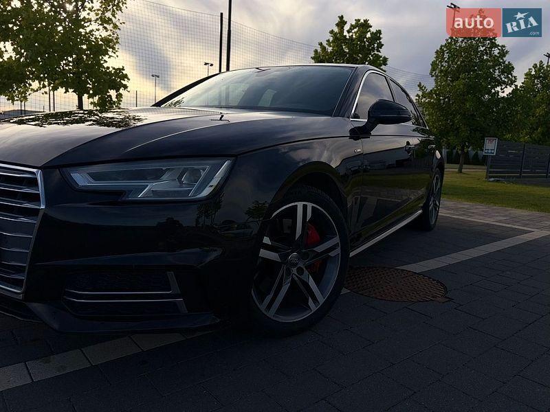 Седан Audi A4 2016 в Мукачевому