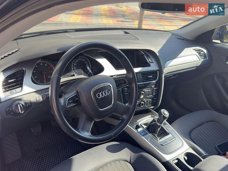 Седан Audi A4 2009 в Виннице