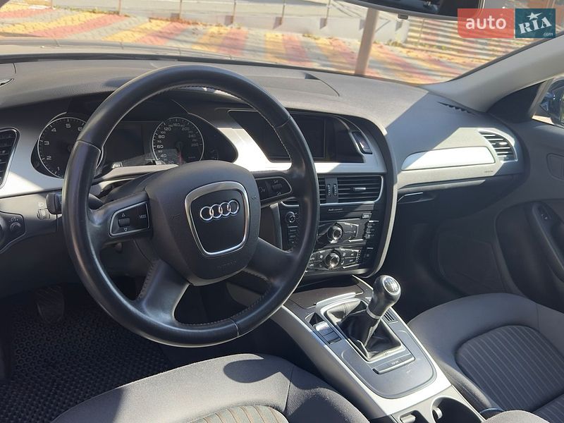 Седан Audi A4 2009 в Виннице