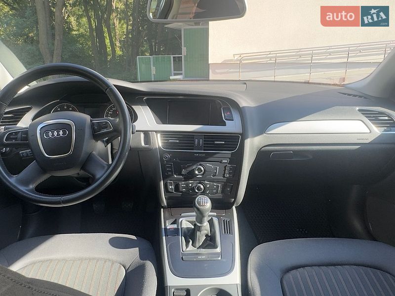 Седан Audi A4 2009 в Виннице