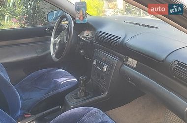 Седан Audi A4 1995 в Шептицькому