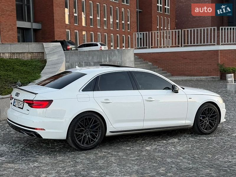 Седан Audi A4 2019 в Дніпрі