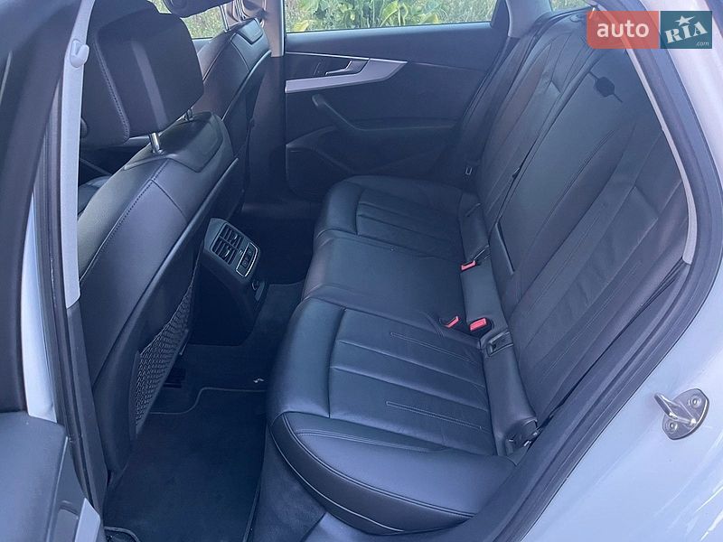 Седан Audi A4 2016 в Львове