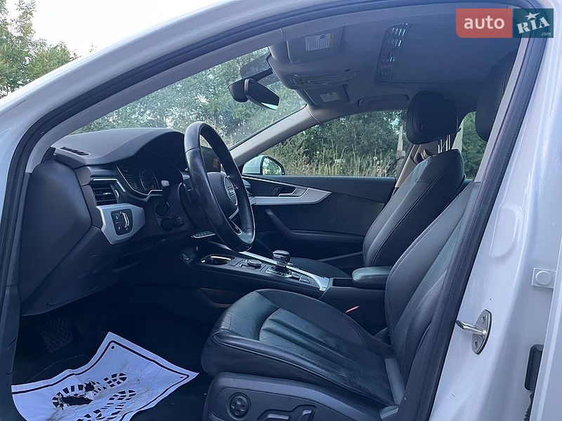 Седан Audi A4 2016 в Львове