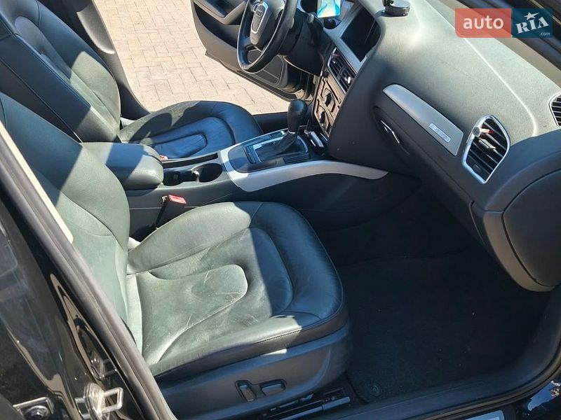 Седан Audi A4 2010 в Надворной
