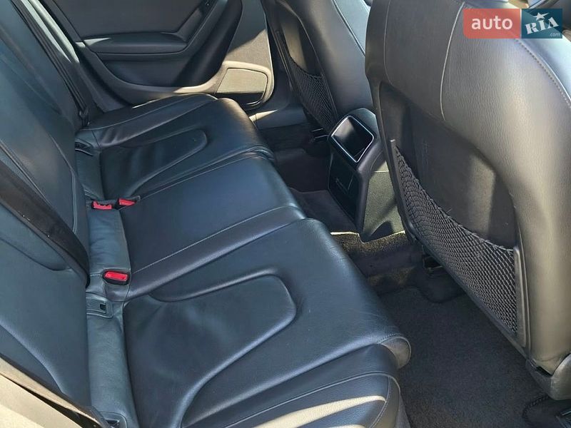 Седан Audi A4 2010 в Надворной