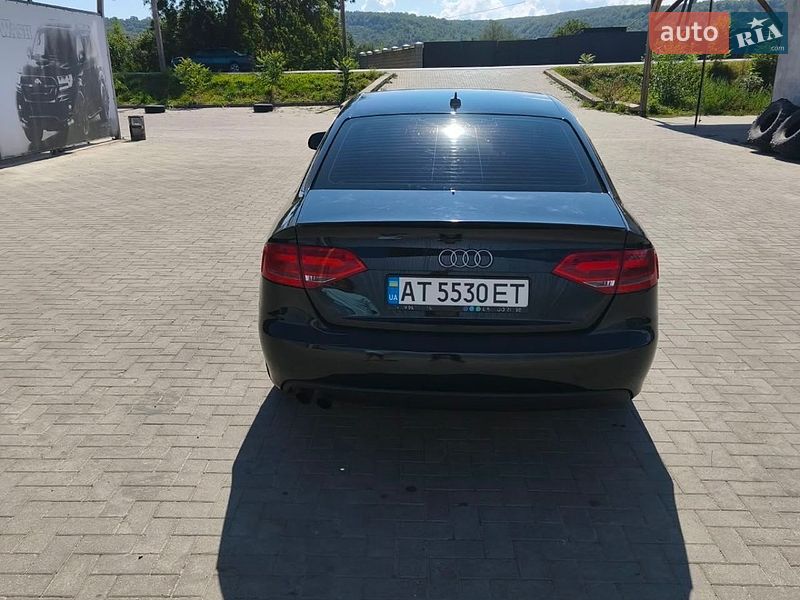 Седан Audi A4 2010 в Надворной