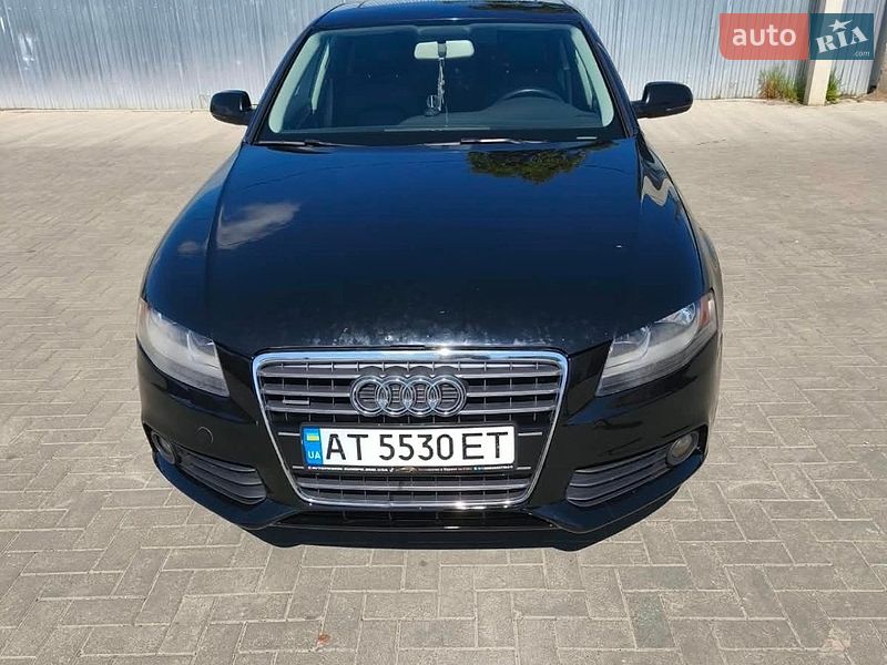 Седан Audi A4 2010 в Надворной