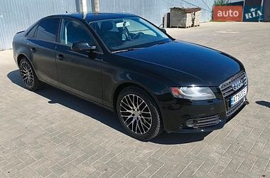 Седан Audi A4 2010 в Надворной