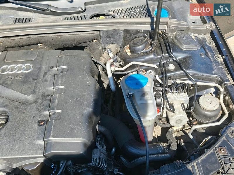 Седан Audi A4 2010 в Надворной