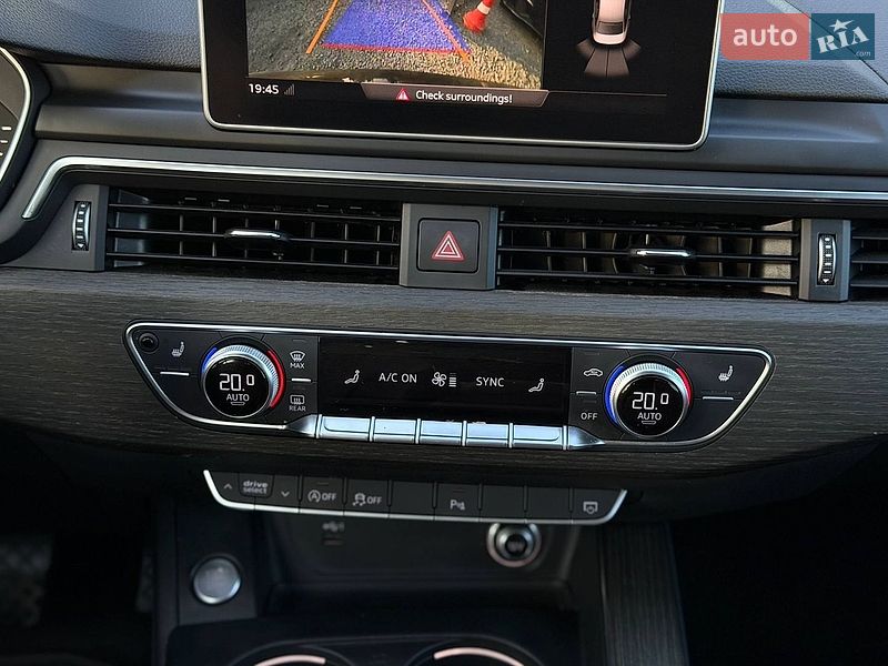 Седан Audi A4 2019 в Львове