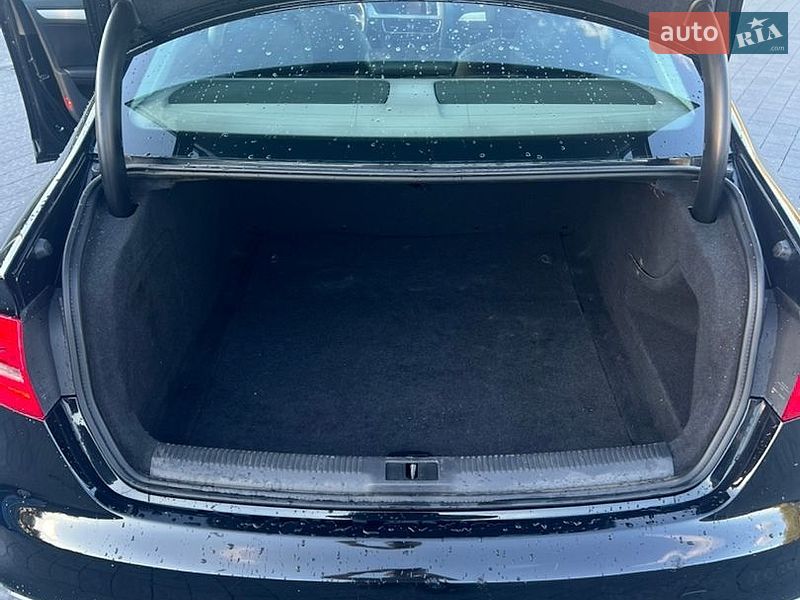 Седан Audi A4 2013 в Самборе