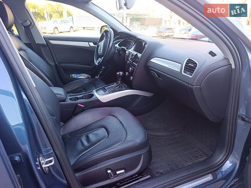 Седан Audi A4 2014 в Львові
