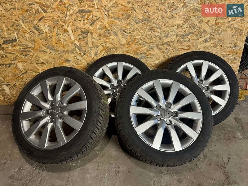 Седан Audi A4 2014 в Львові