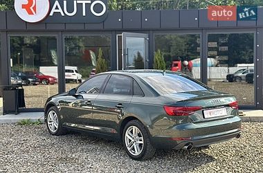 Седан Audi A4 2016 в Львове