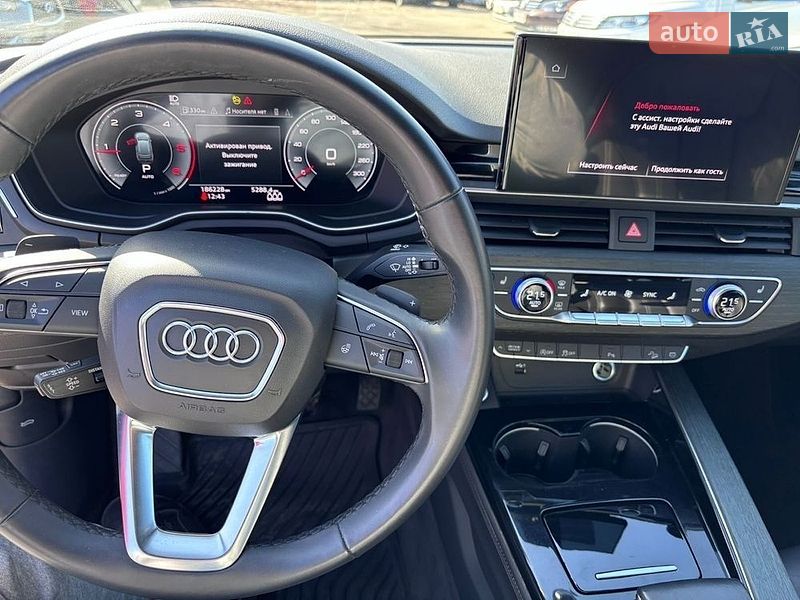 Универсал Audi A4 2021 в Киеве