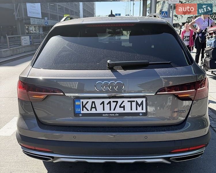 Универсал Audi A4 2021 в Киеве