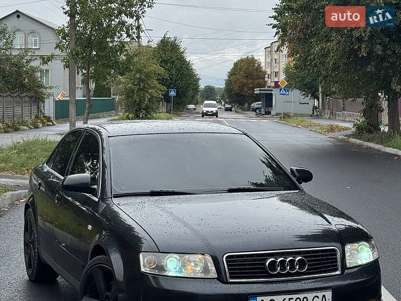 Седан Audi A4 2000 в Звягелі