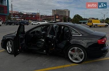 Седан Audi A4 2015 в Борщеве