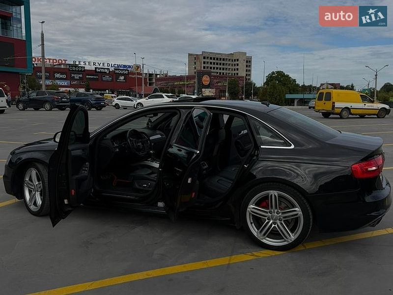 Седан Audi A4 2015 в Борщеве