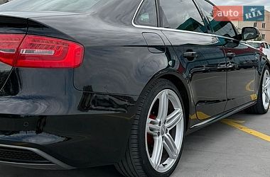Седан Audi A4 2015 в Борщеве