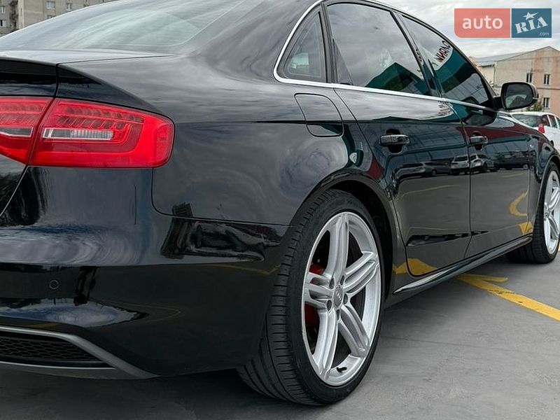 Седан Audi A4 2015 в Борщеве