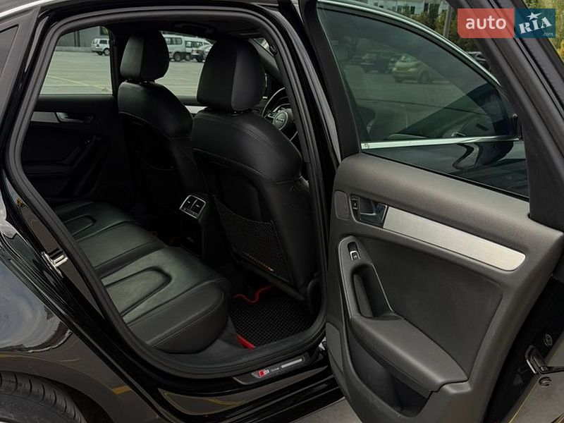 Седан Audi A4 2015 в Борщеве