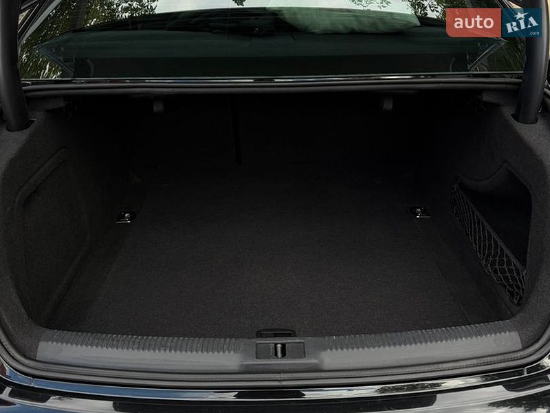 Седан Audi A4 2015 в Борщеве