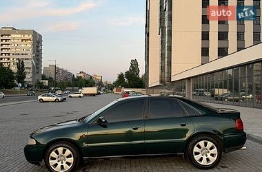 Седан Audi A4 1996 в Дніпрі