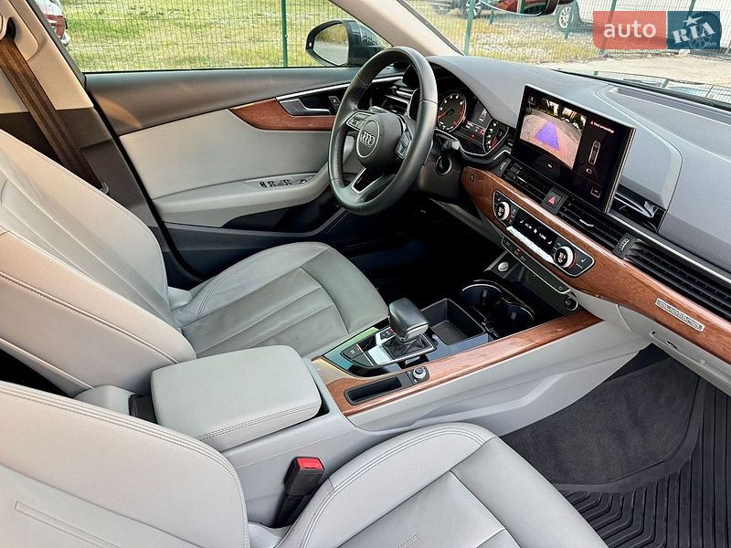 Седан Audi A4 2021 в Києві