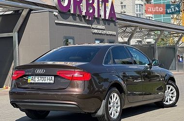 Седан Audi A4 2012 в Днепре