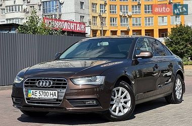 Седан Audi A4 2012 в Днепре