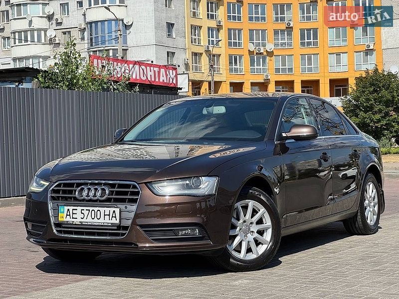 Седан Audi A4 2012 в Днепре