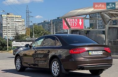Седан Audi A4 2012 в Днепре