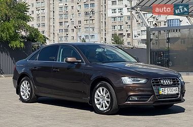 Седан Audi A4 2012 в Днепре