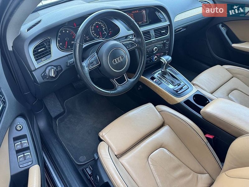Седан Audi A4 2012 в Днепре