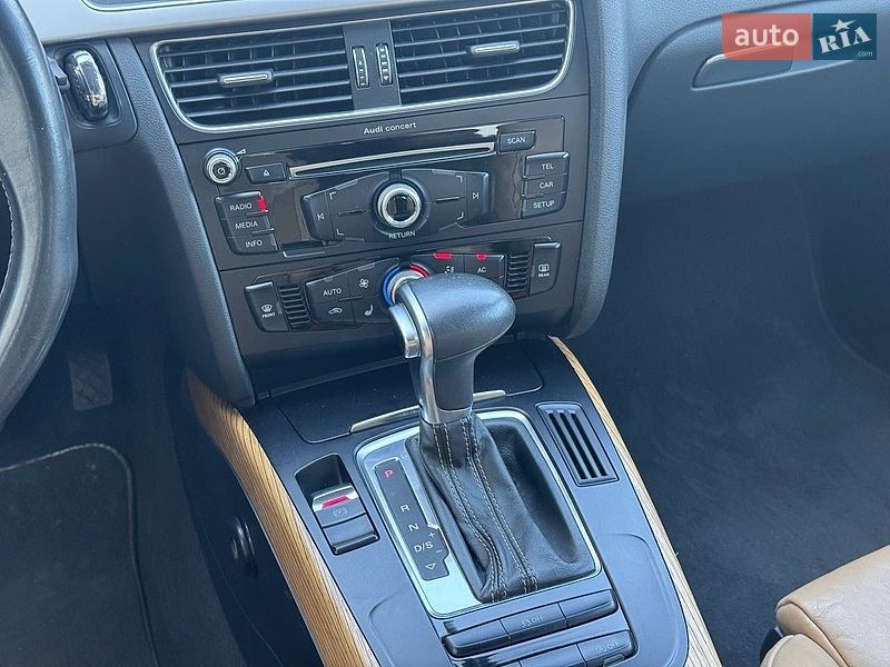 Седан Audi A4 2012 в Днепре