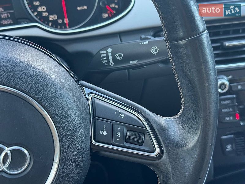 Седан Audi A4 2012 в Днепре