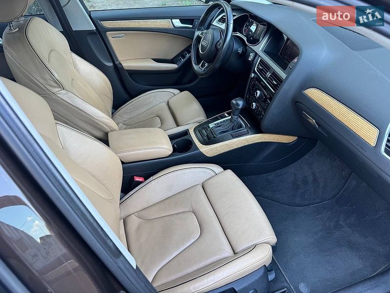 Седан Audi A4 2012 в Днепре