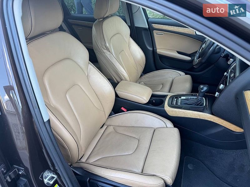 Седан Audi A4 2012 в Днепре