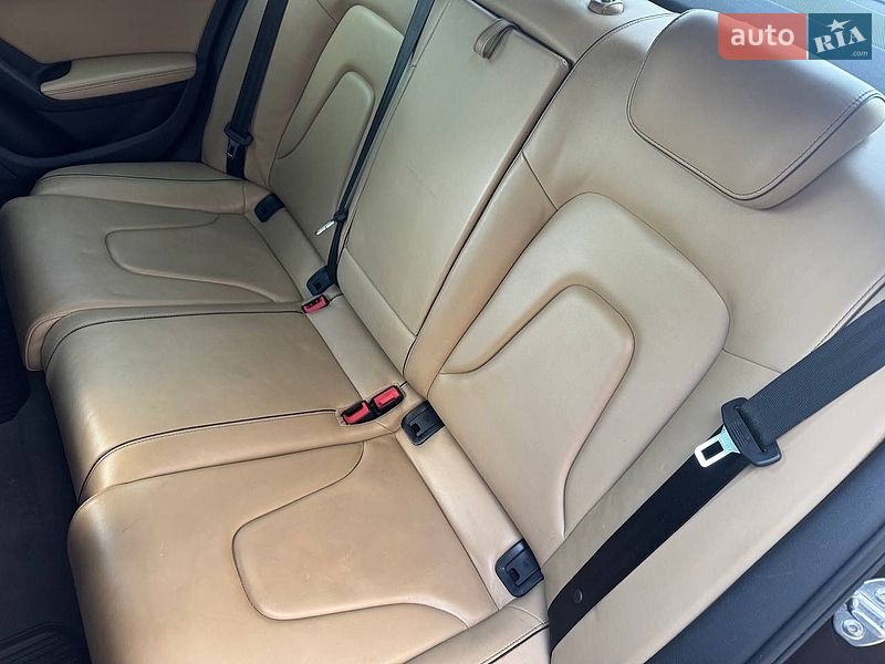 Седан Audi A4 2012 в Днепре