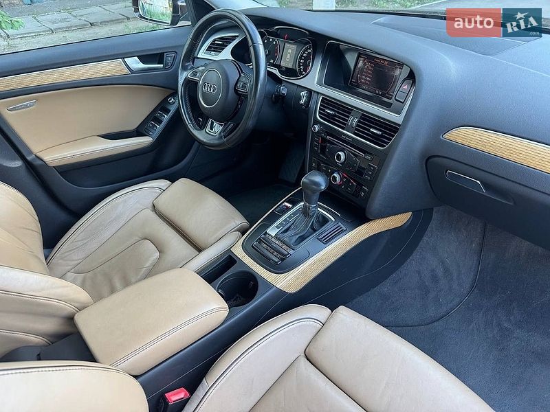 Седан Audi A4 2012 в Днепре