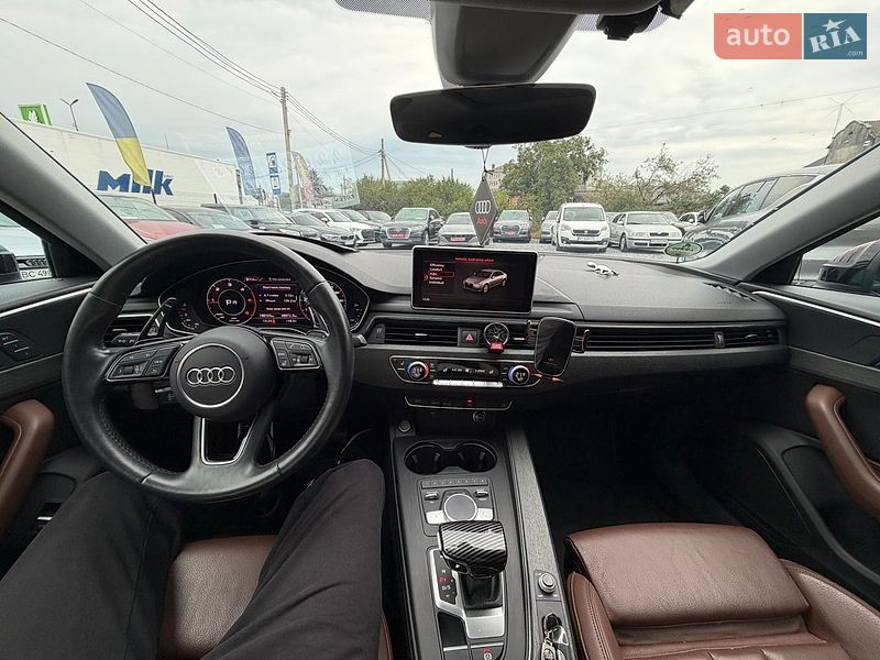Седан Audi A4 2018 в Стрию