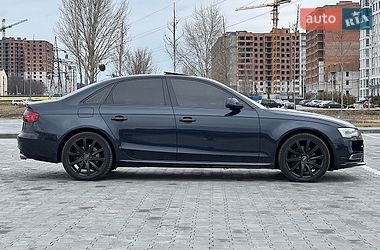 Седан Audi A4 2012 в Львове