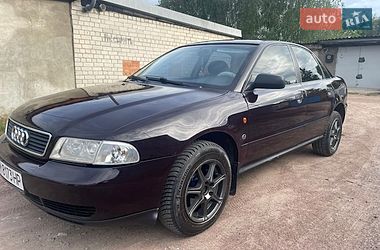 Седан Audi A4 1996 в Коростені