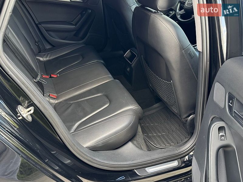 Седан Audi A4 2012 в Ірпені
