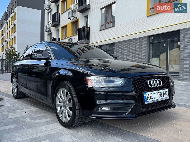 Седан Audi A4 2012 в Ірпені