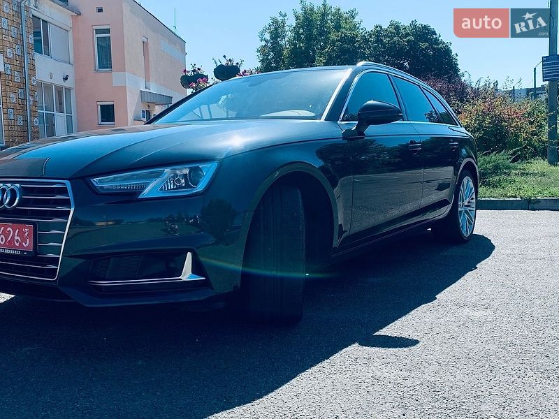 Универсал Audi A4 2018 в Киеве