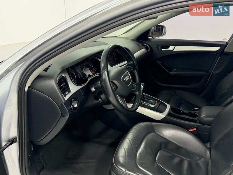 Седан Audi A4 2015 в Одессе