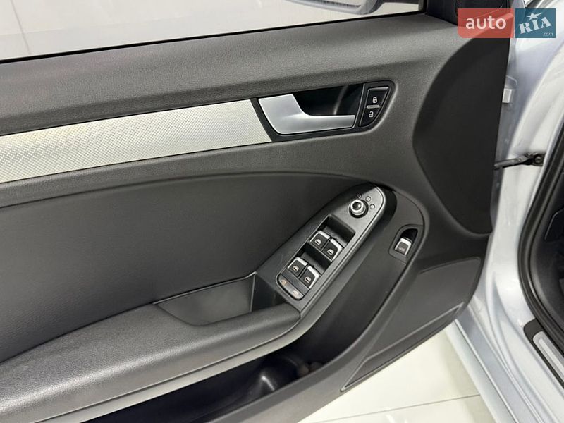Седан Audi A4 2015 в Одессе